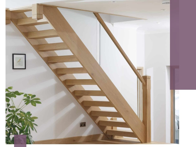 Изготовление деревянных лестниц под ключ в Старой Руссе для дома