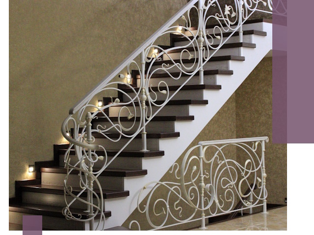 Кованые лестницы под ключ в Старой Руссе — изготовление и монтаж
