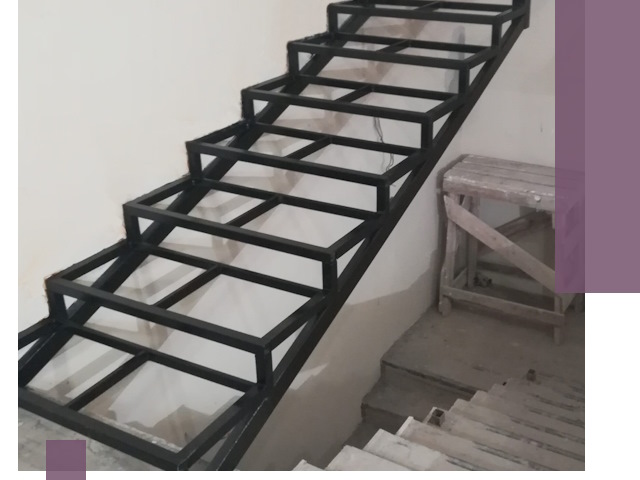 Демонтаж лестниц на металлокаркасе в Старой Руссе: быстрый вывоз и разбор