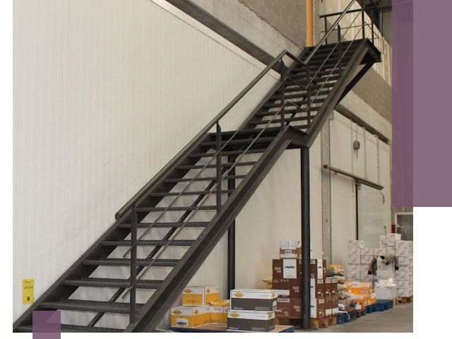 Лестницы для производства в Старой Руссе — изготовление и монтаж