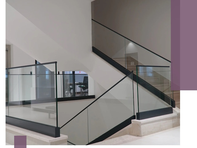 Стеклянные перила премиум-класса с установкой в Старой Руссе