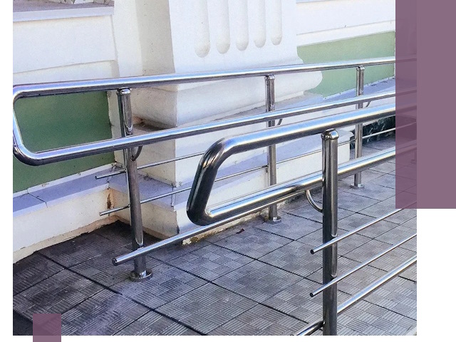 Ограждения пандусов из металла и нержавейки в Старой Руссе