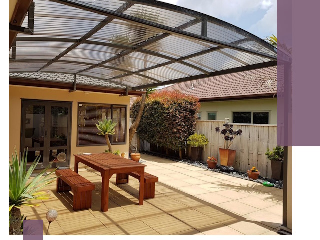 Навесы во двор под ключ в Старой Руссе — изготовление и монтаж