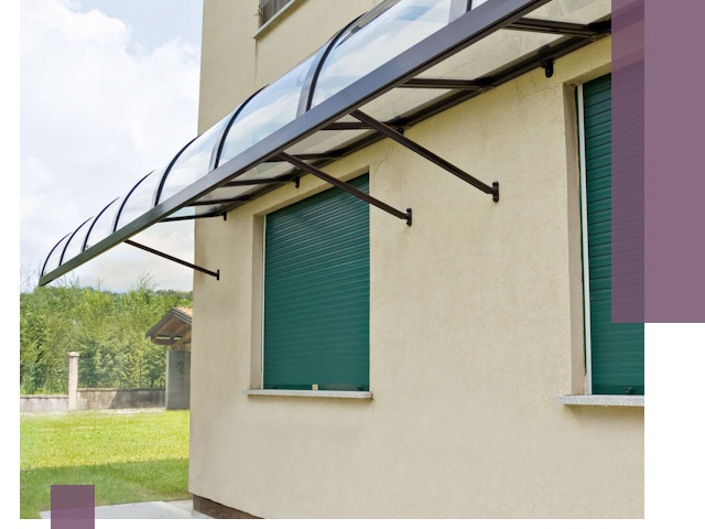 Козырьки над окнами в Старой Руссе — изготовление и монтаж по выгоде