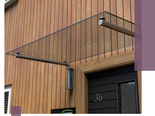 Стеклянные козырьки на входы и фасады в Старой Руссе