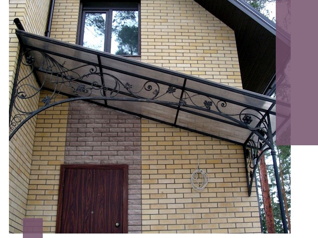 Односкатные козырьки из металла под ключ в Старой Руссе