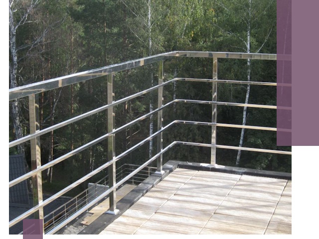 Парапеты из нержавеющей стали в Старой Руссе — изготовление и монтаж